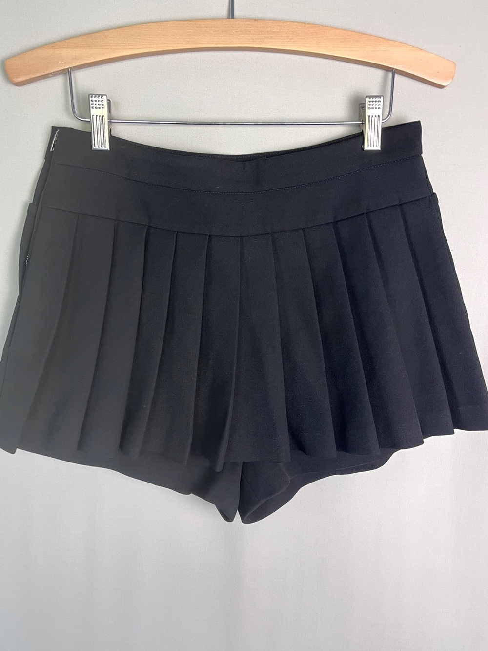 AVÈNEMENT Pleated Skort Black Mini Skirt Shorts NWT Size M Fits XS
